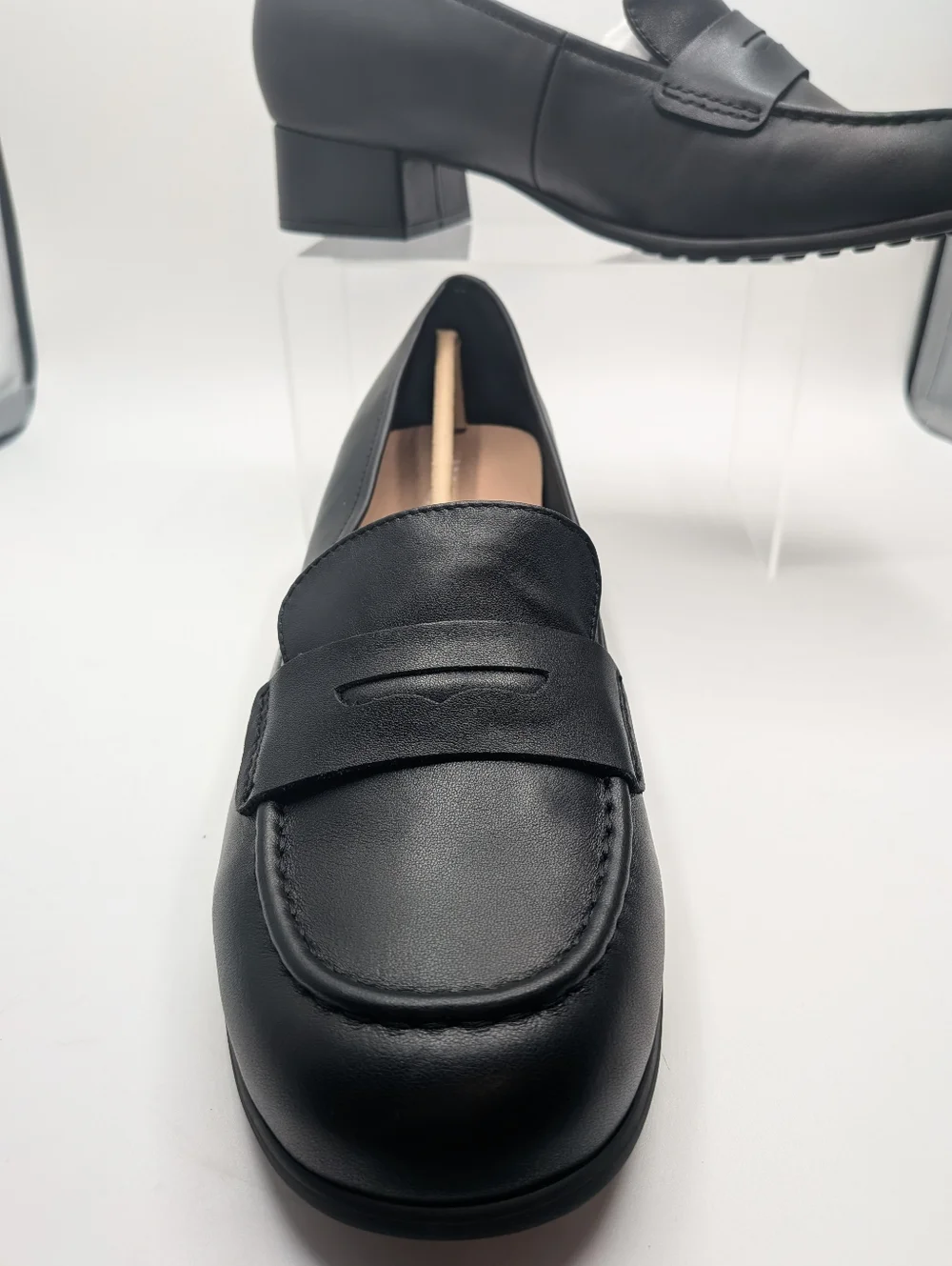 Low Heel Loafers NWB- 10WW-Black - Picture 3 of 15